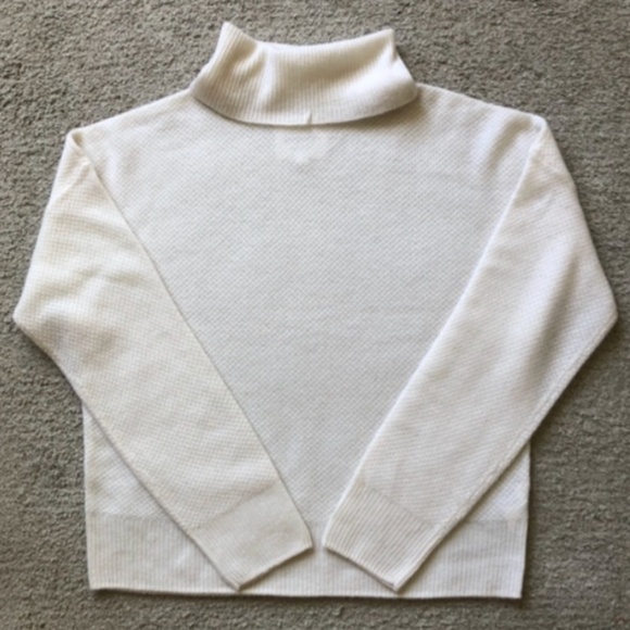 Hudson’ Bay  Hudson North Cashmere Turtleneck Sweater. - Picture 1 of 2